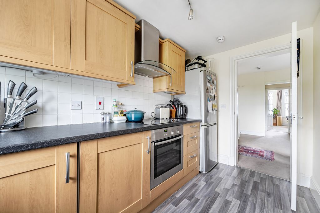 Property photo 3 of 9 1326110-12-6877d0...