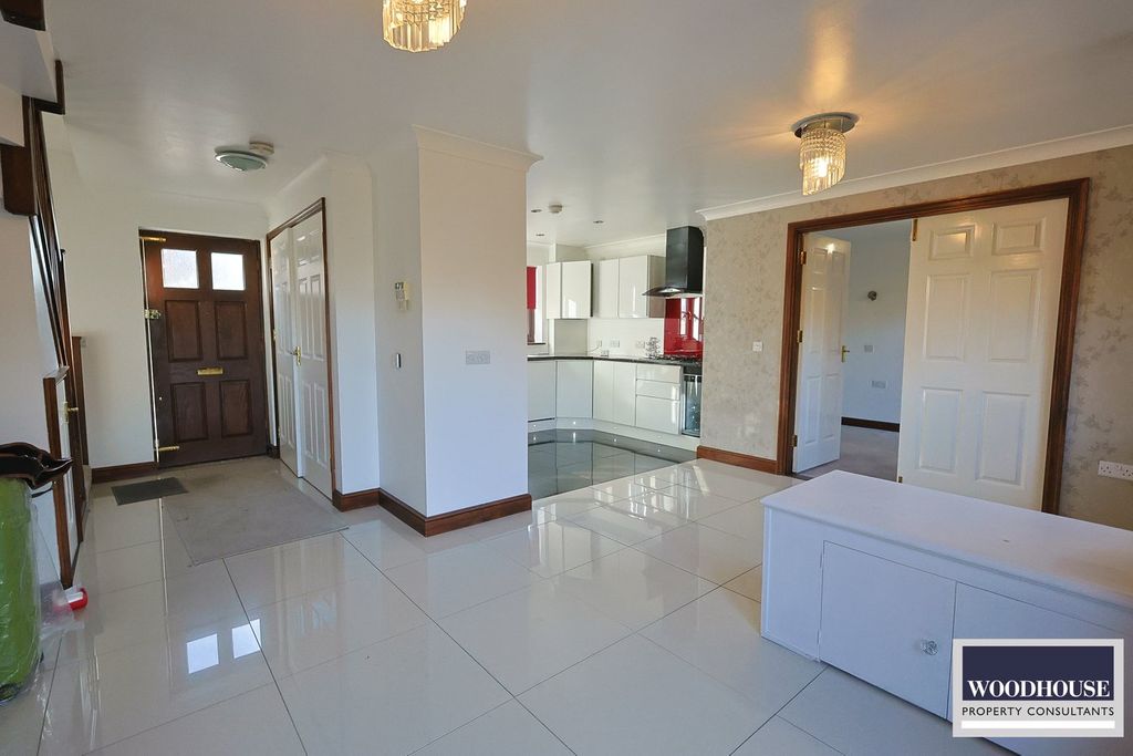 Property photo 2 of 19