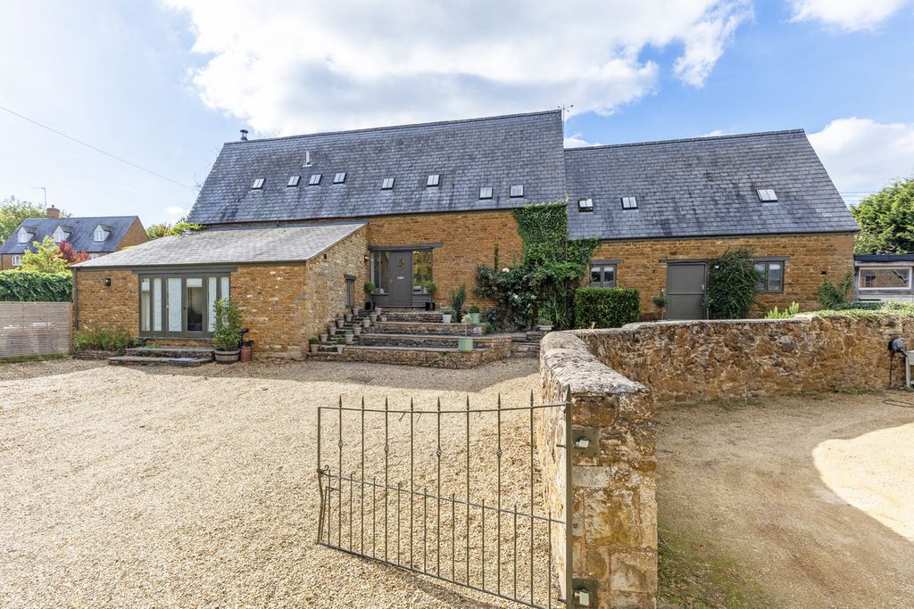 Property photo 1 of 40