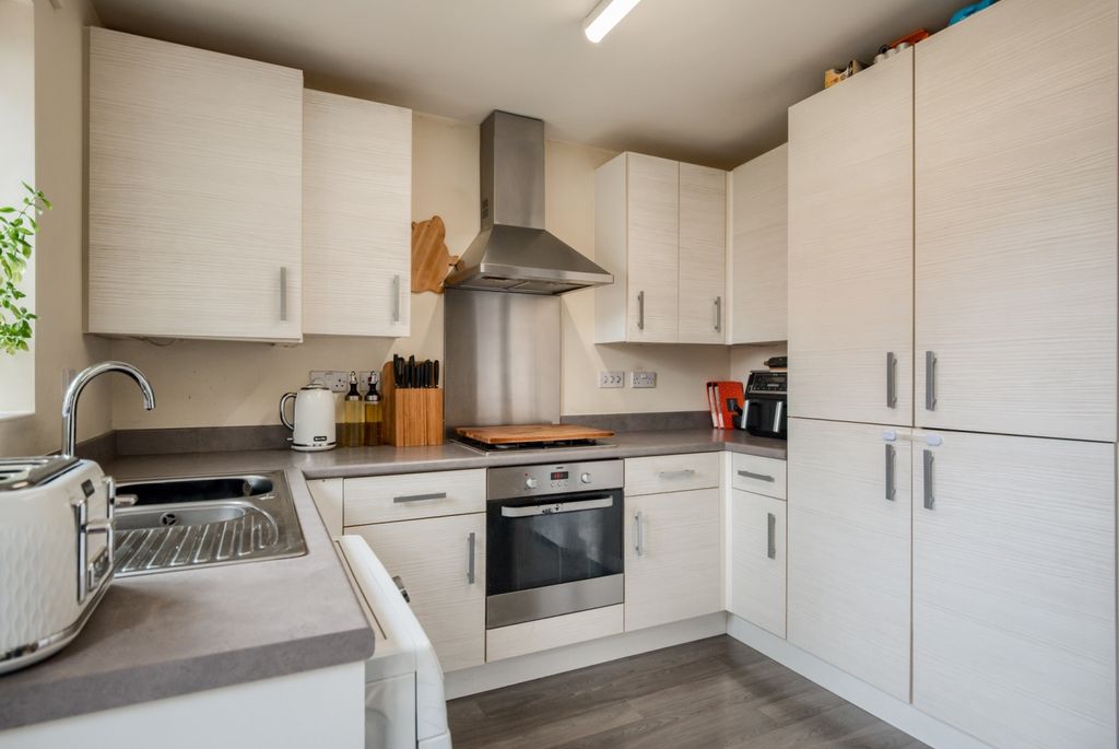 Property photo 3 of 18 Xt5A1556-Hdr(3) (1)