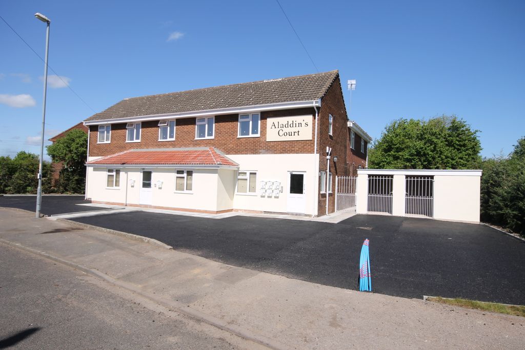 Property photo 1 of 2