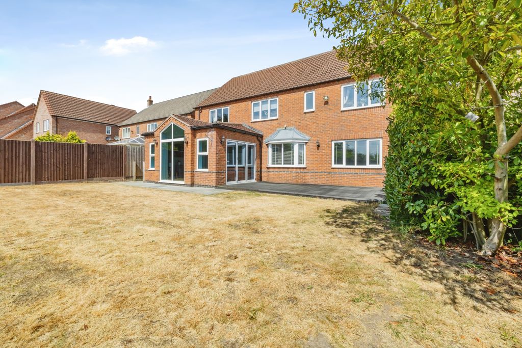 Property photo 2 of 25 2026-07-29-35Blackfriarsroad042