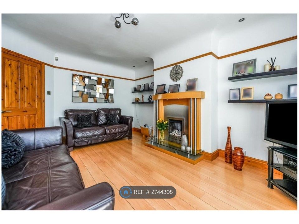 Property photo 2 of 14 Lounge