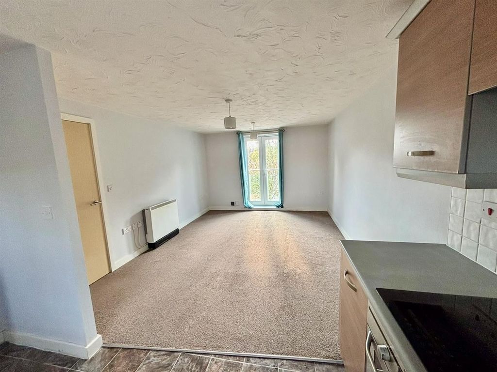 Property photo 3 of 16