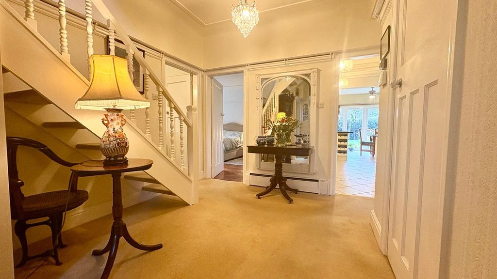 Property photo 2 of 26