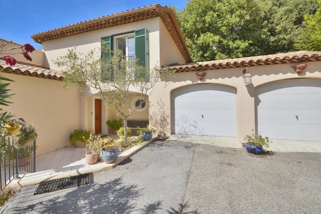 Property photo 3 of 26