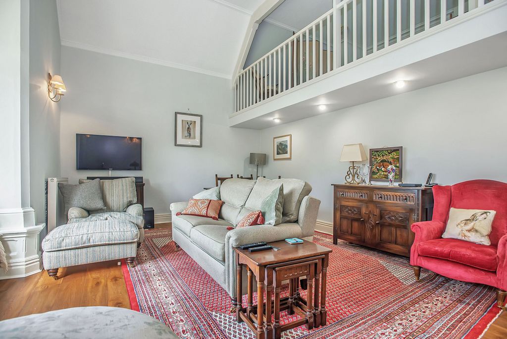 Property photo 2 of 42