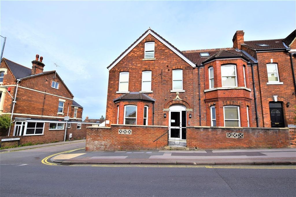 Property photo 1 of 7 Victoria Road.Jpg