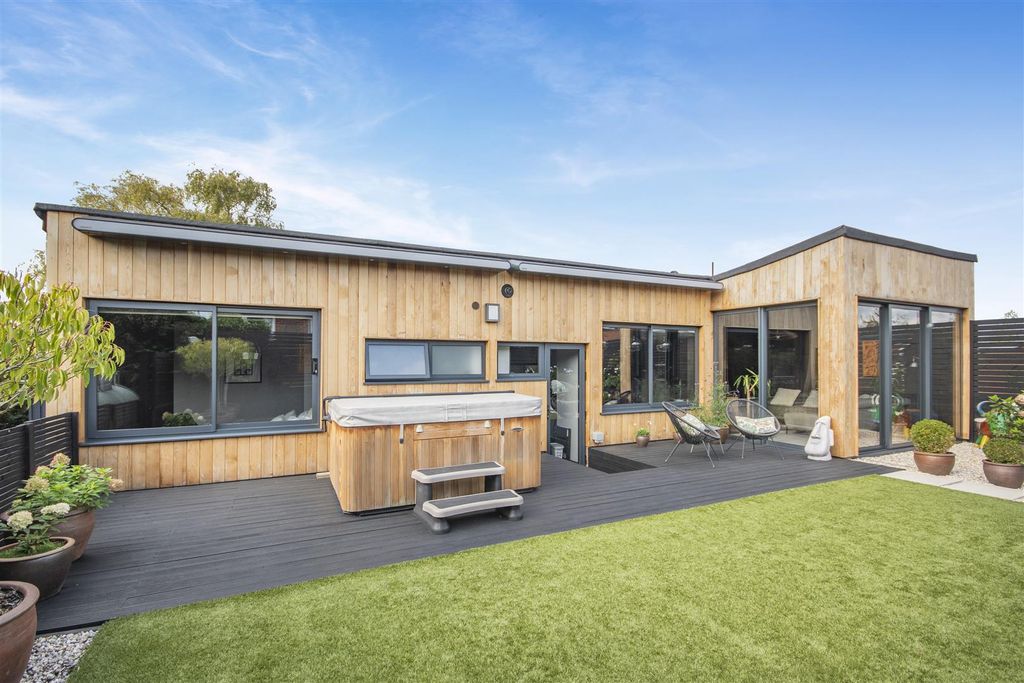 Property photo 1 of 35