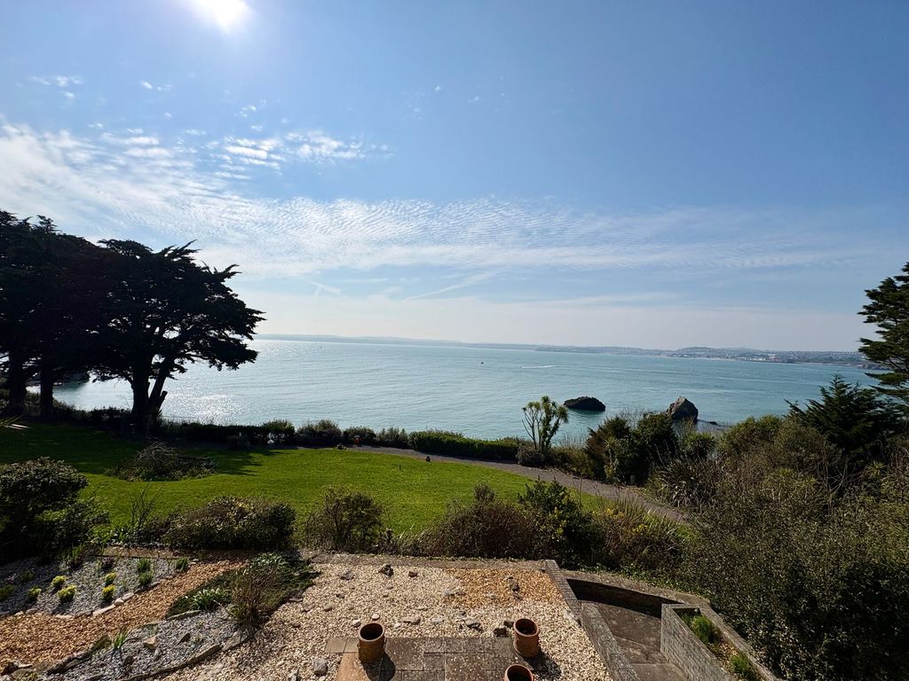 Property photo 3 of 28