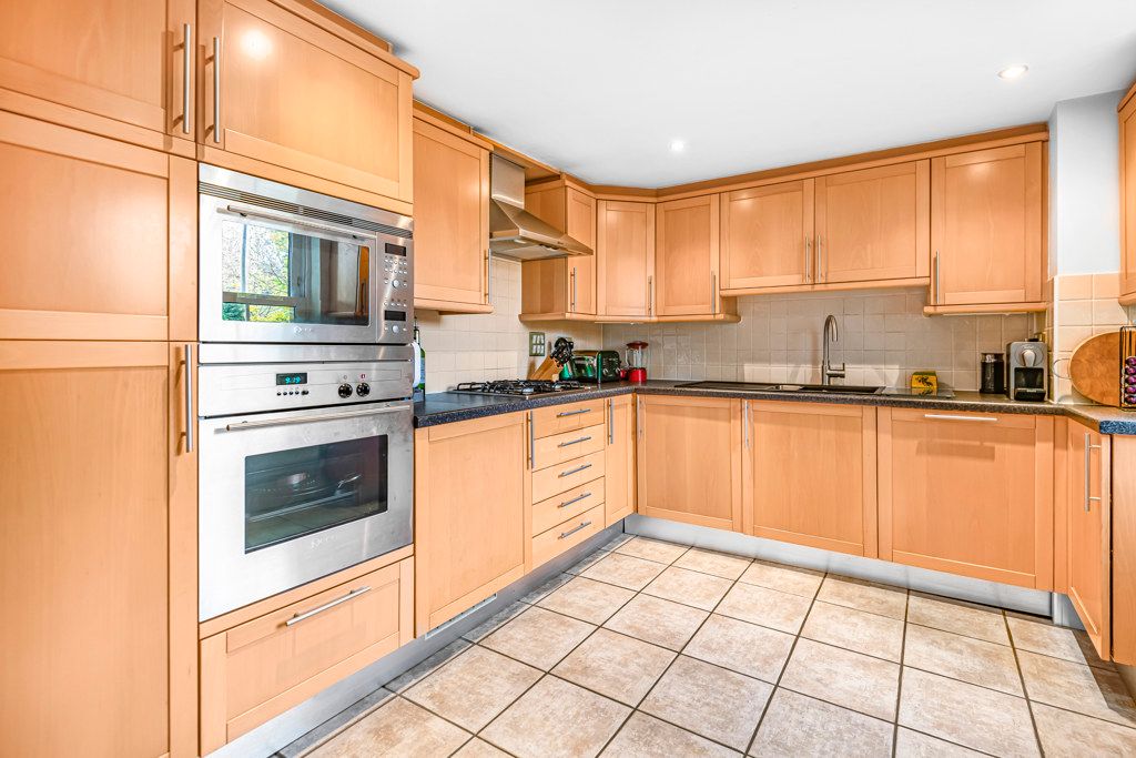 Property photo 3 of 29 Kitchen