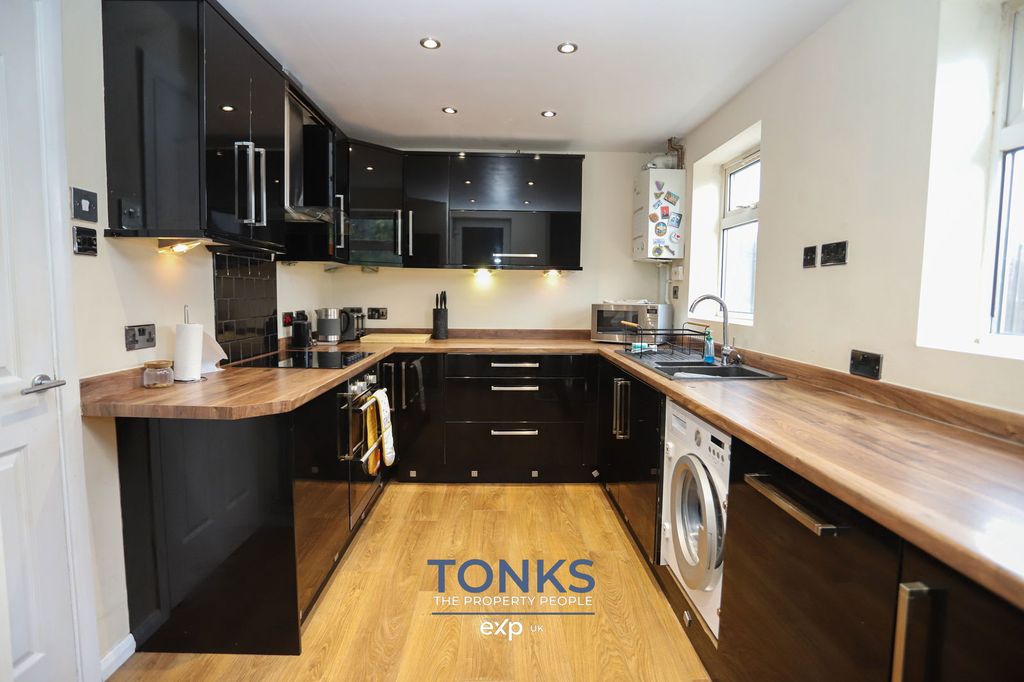 Property photo 2 of 14