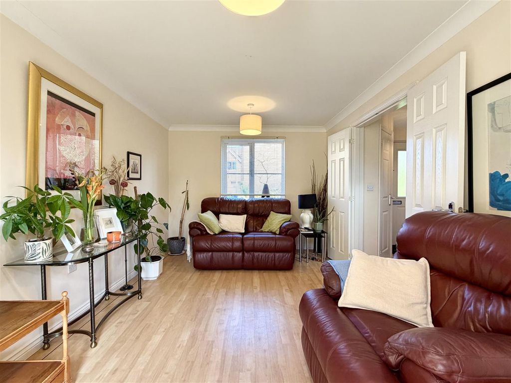 Property photo 2 of 24