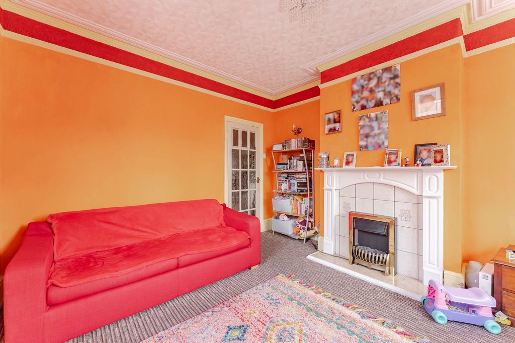 Property photo 3 of 18