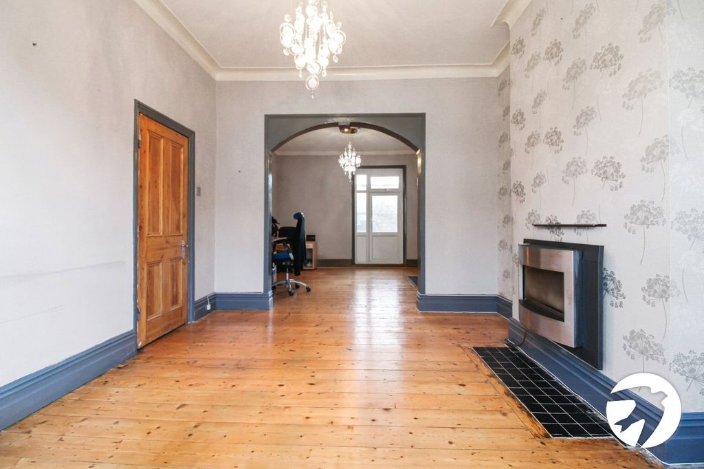 Property photo 3 of 14 Picture 3