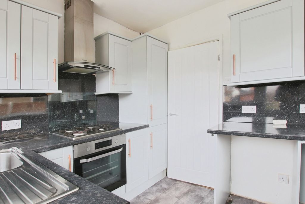 Property photo 2 of 14 4788854