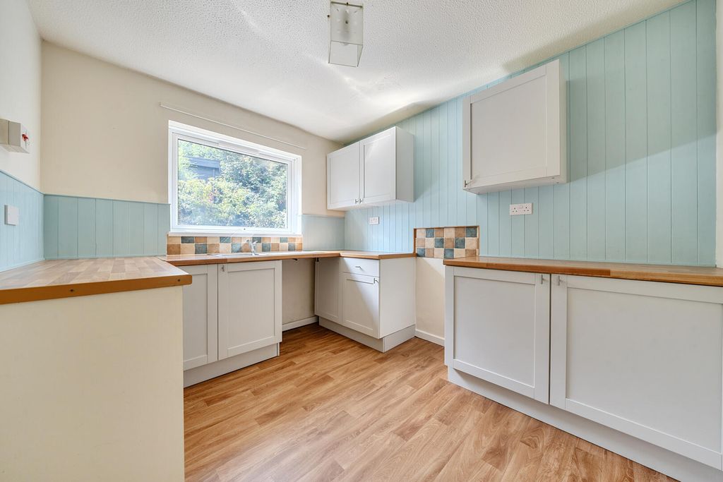 Property photo 3 of 26 Kitchen