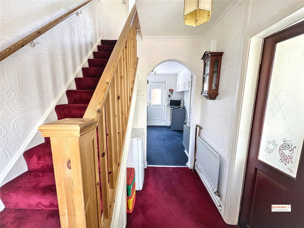 Property photo 2 of 15 Picture No. 12