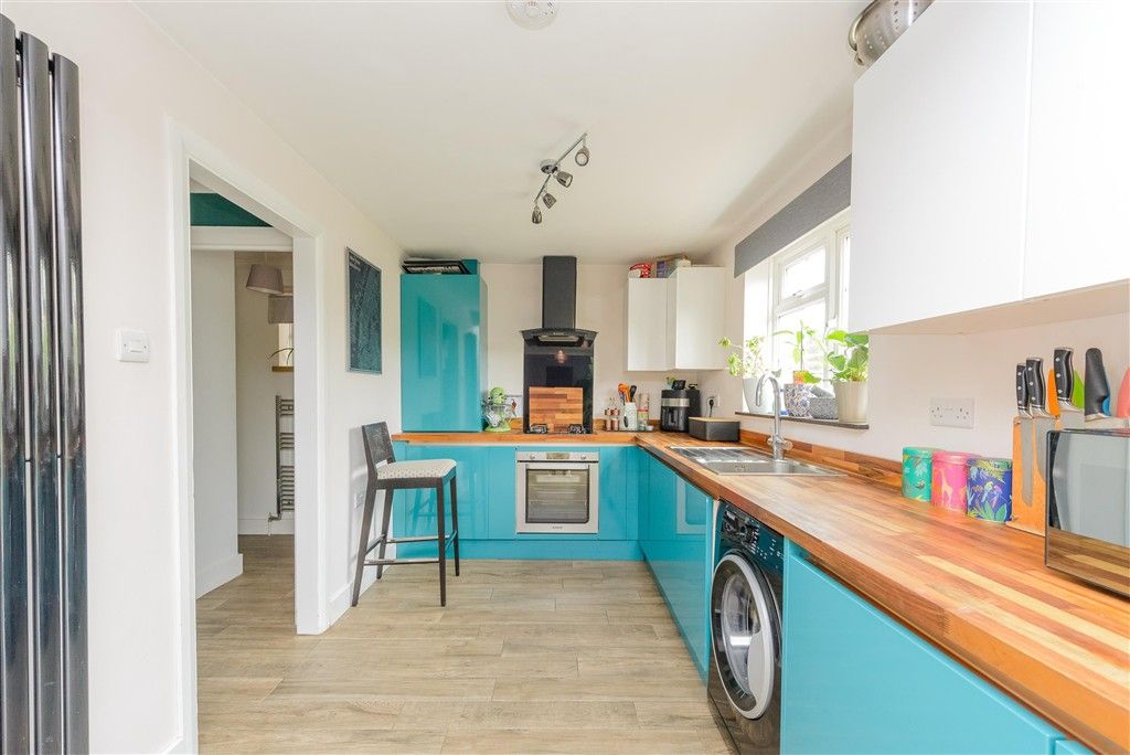Property photo 3 of 14 Kitchen
