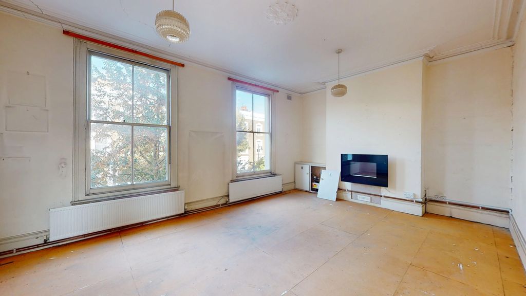 Property photo 2 of 16 Flat B, 52 Oakley Road, Islington, London, N1 3Ls