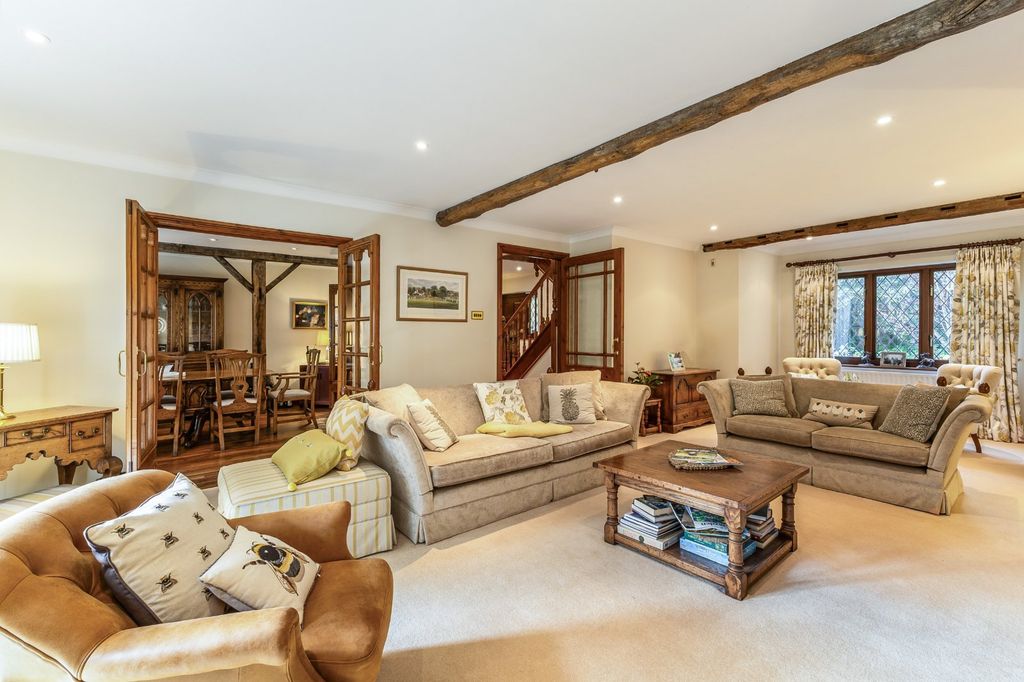 Property photo 3 of 20 Sitting Room