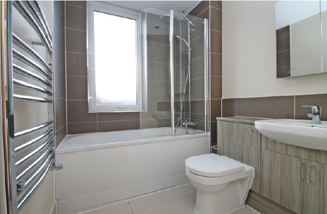 Property photo 3 of 11 Bathroom