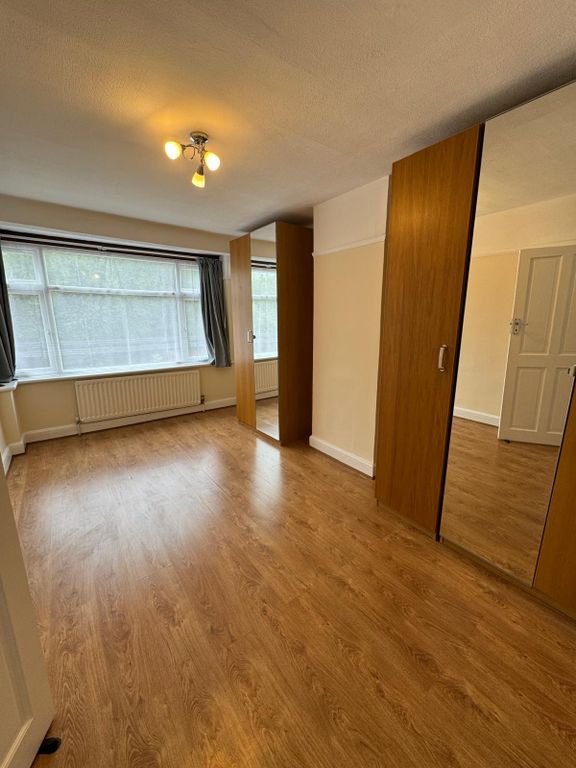 Property photo 3 of 8 Bedroom 1