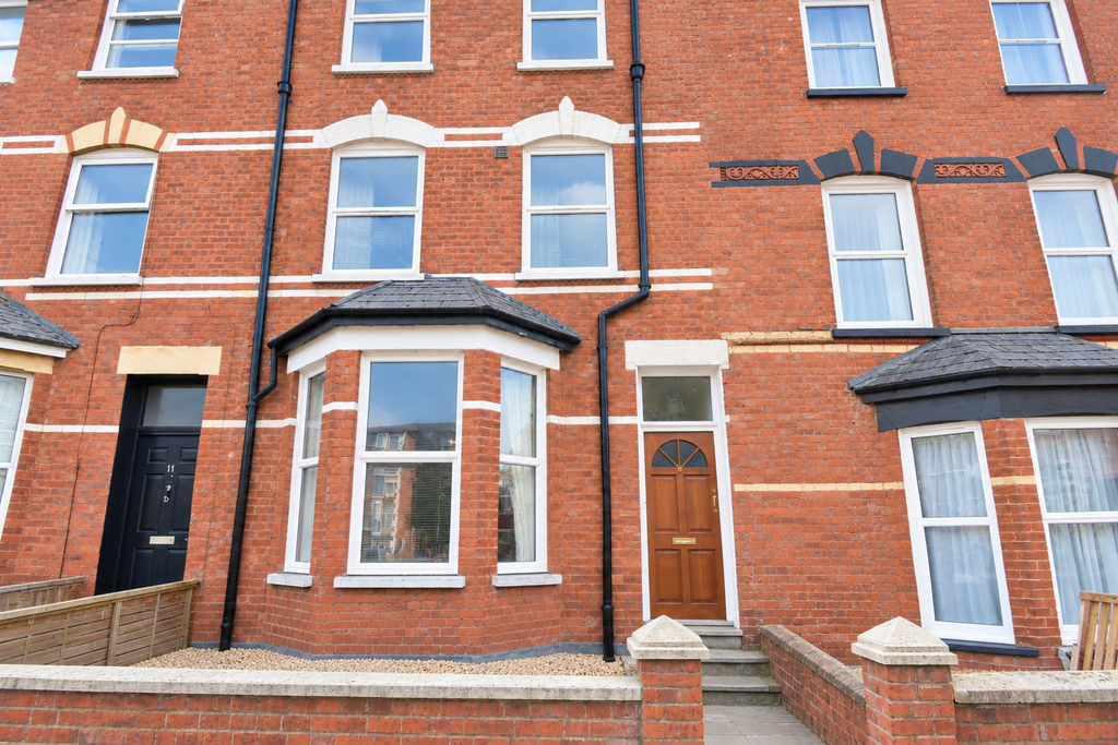 Property photo 1 of 8 9 Union Road