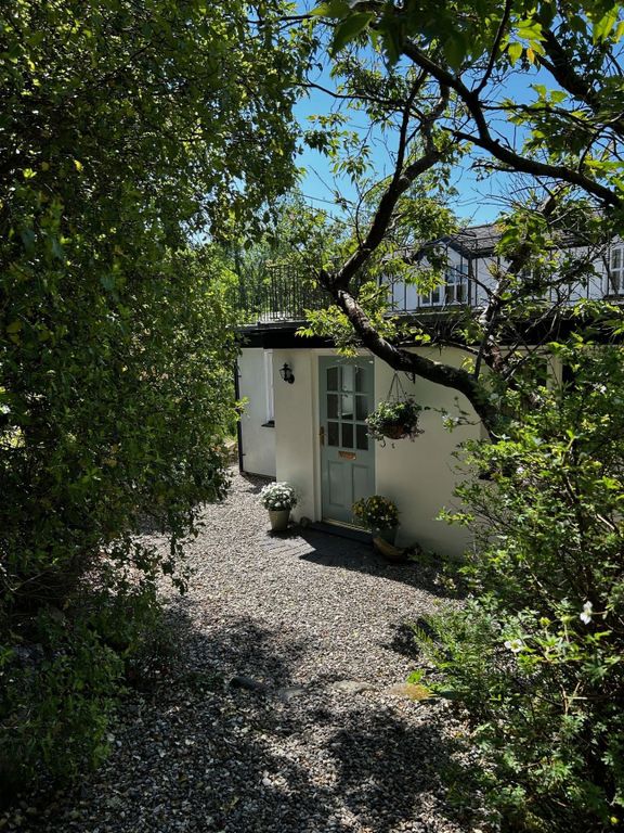 Property photo 2 of 34