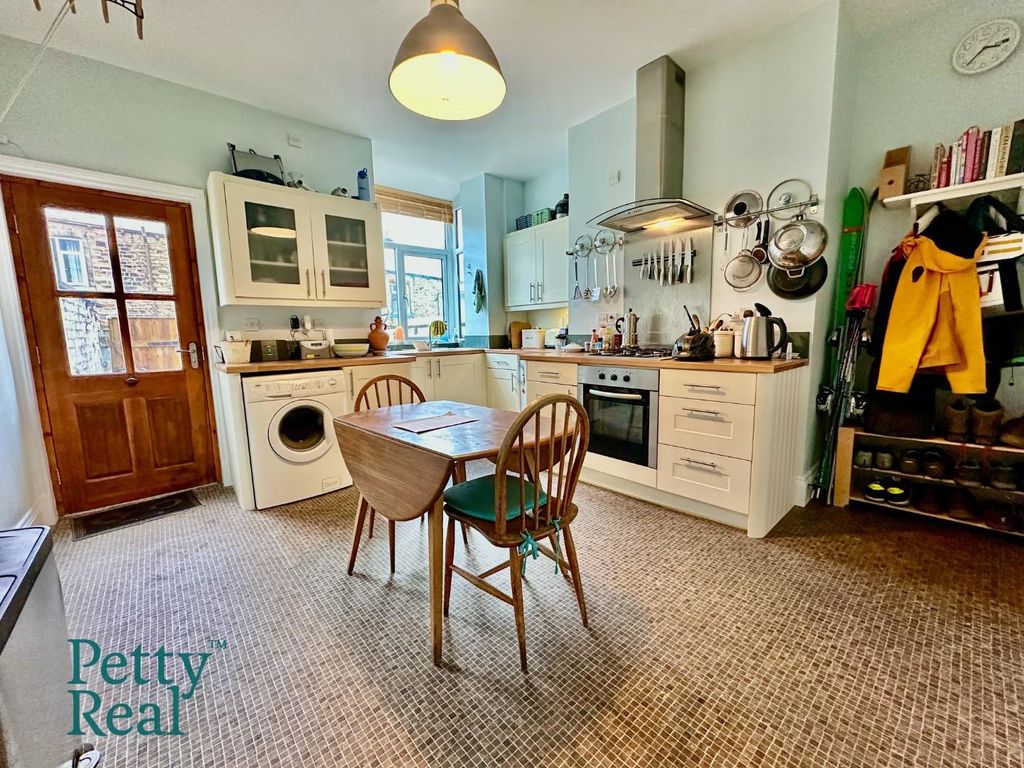 Property photo 3 of 11 64251533-184B-4340-96Ae-CE728Facf9D2.Jpeg