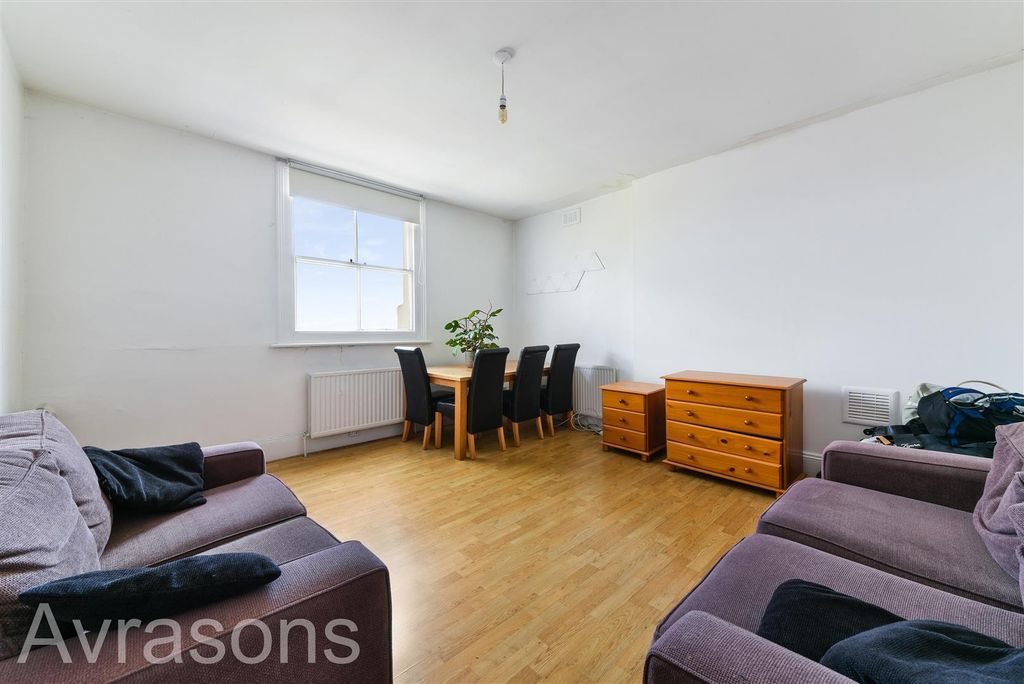 Property photo 2 of 11 Living Room