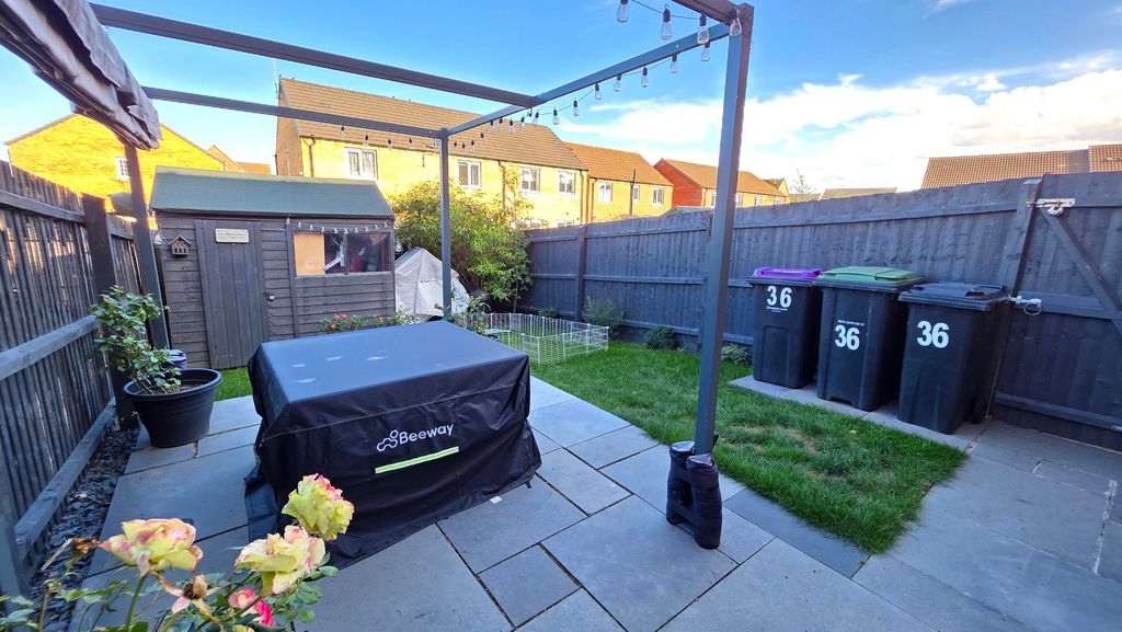 Property photo 3 of 12