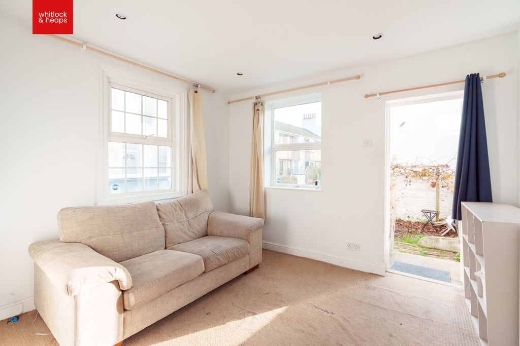 Property photo 3 of 17 liv