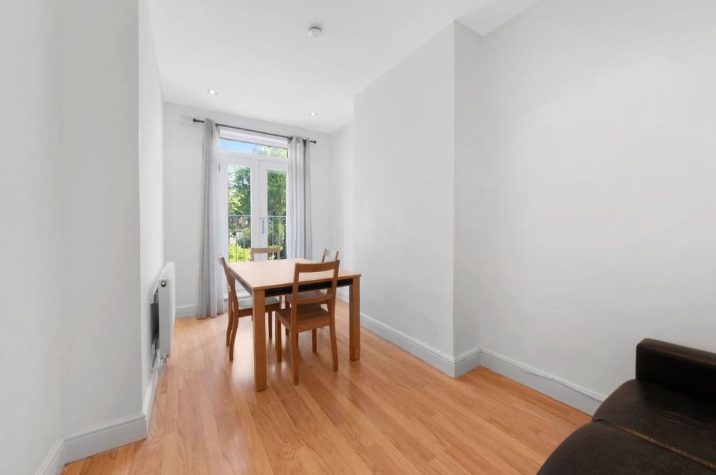 Property photo 2 of 6 Gallery