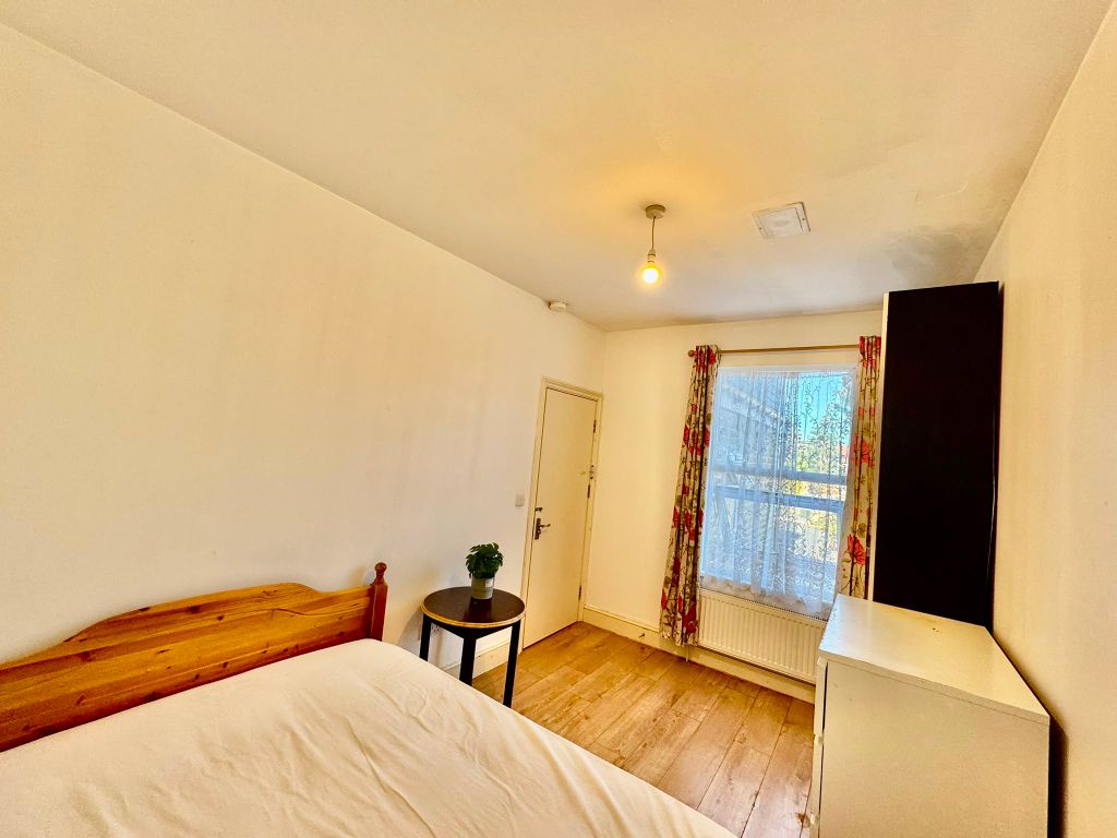 Property photo 1 of 4