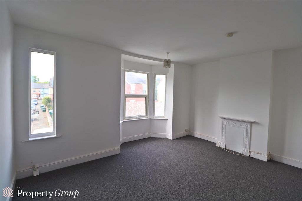 Property photo 2 of 6 33 St Osburgs (3).Png