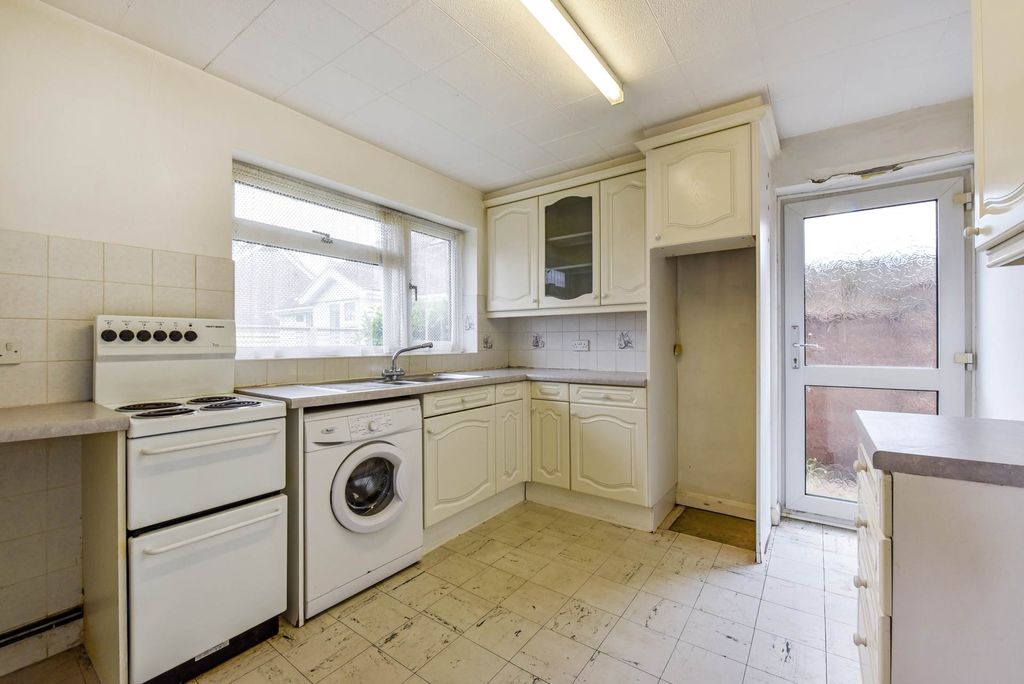 Property photo 3 of 23