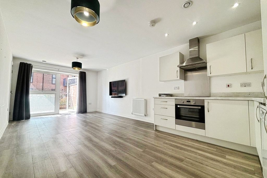 Property photo 2 of 8 Pbox-Img.Jpg