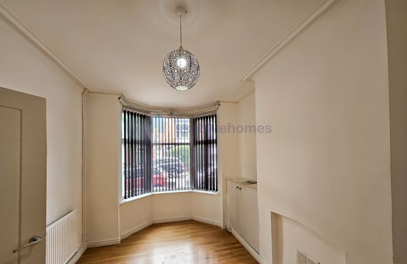 Property photo 1 of 17 Photo 8