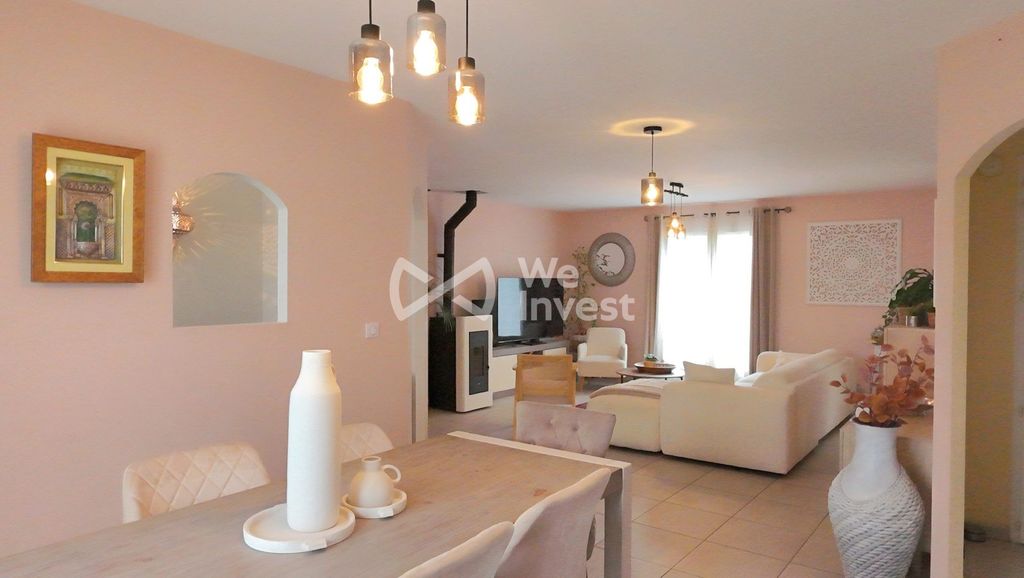 Property photo 1 of 13 Single-Storey House For Sale With Swimming Pool And Magnificent Pyrenees Views
