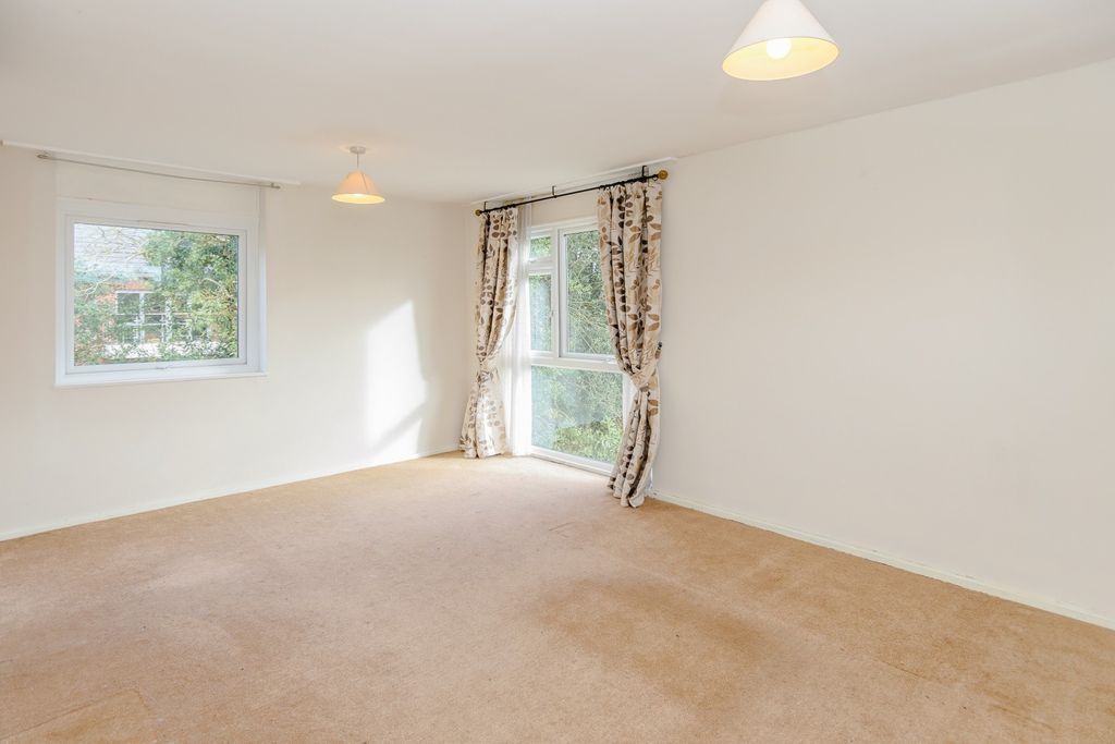 Property photo 3 of 6 2