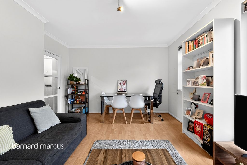 Property photo 2 of 8