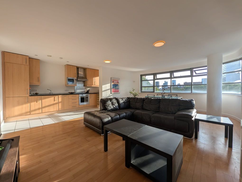 Property photo 2 of 12 Lounge
