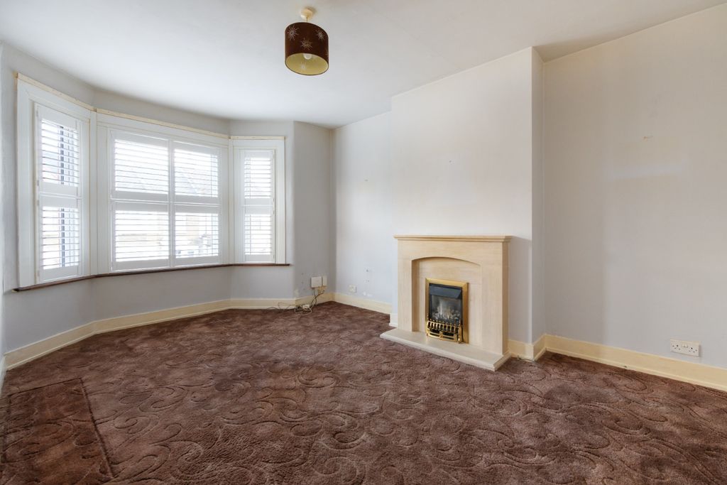 Property photo 2 of 12 5143881