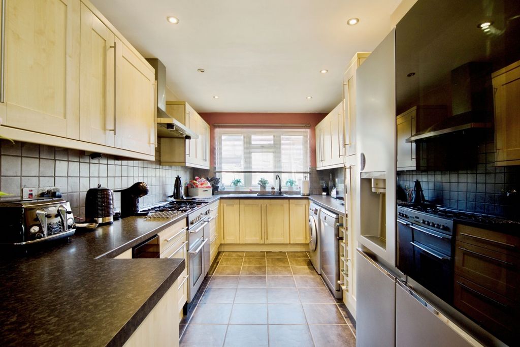 Property photo 3 of 15 Pbox-Img.Jpg