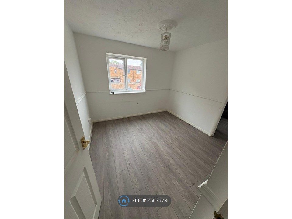 Property photo 2 of 10 Dining