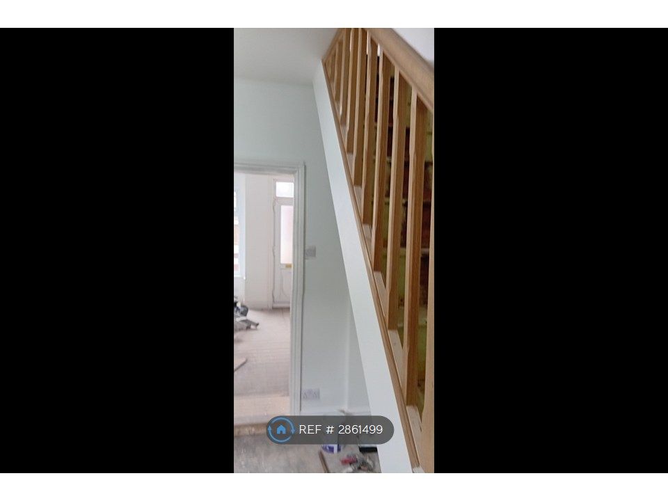 Property photo 3 of 13 Stair Case
