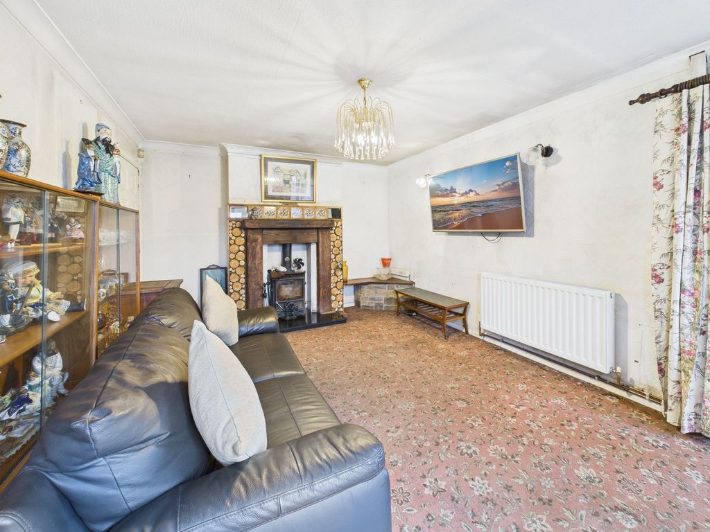 Property photo 2 of 21 Lounge