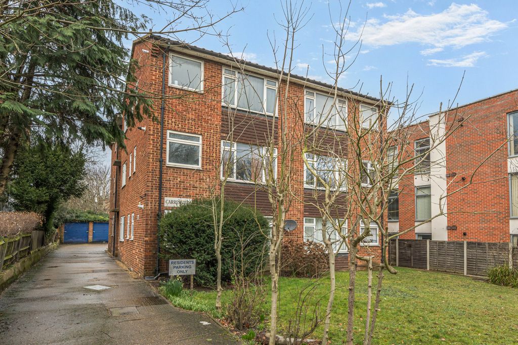 Property photo 1 of 17 External