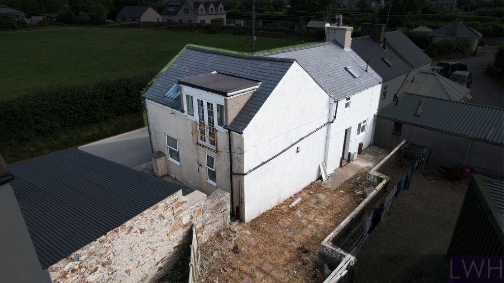 Property photo 2 of 17 2